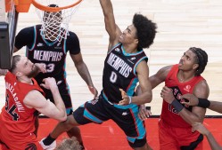 爱游戏娱乐 -孟菲斯灰熊清晨更衣室发声；志在NBA常规赛名次提升；信心回归；数据趋势出现新变化的简单介绍