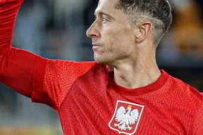 爱游戏官网入口 -包含这也行？莱万多夫斯基遭遇十五连败塞维利亚今夜止住颓势，新疆广汇围绕CBA常规赛遗憾出局的词条